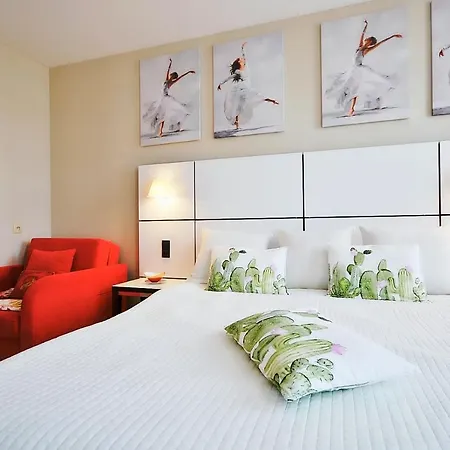 Diwa Hotel: Private In Area With Ac And Parking Apartment
