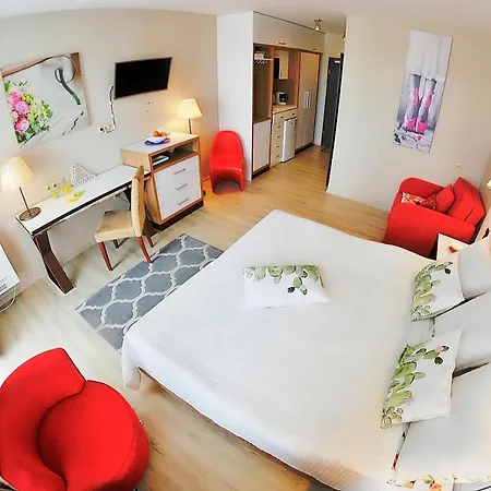 Diwa Hotel: Private In Area With Ac And Parking