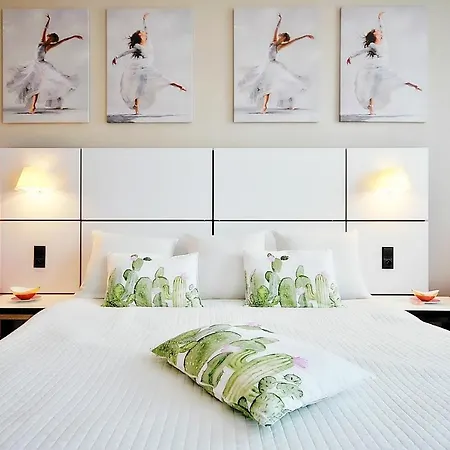 Diwa Hotel: Private In Area With Ac And Parking *