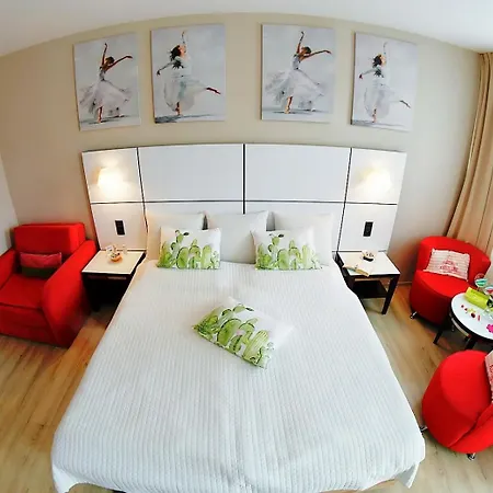 Diwa Hotel: Private In Area With Ac And Parking