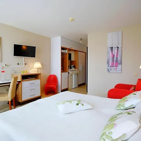 Prywatny W Diwa W Strefie Kurortowej Z Klimatyzacja I Parkingiem Wcentrum Kolobrzegu