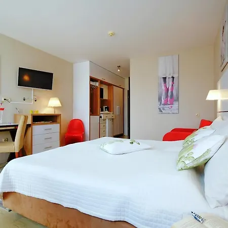 Apartment Diwa Hotel: Private In Area With Ac And Parking